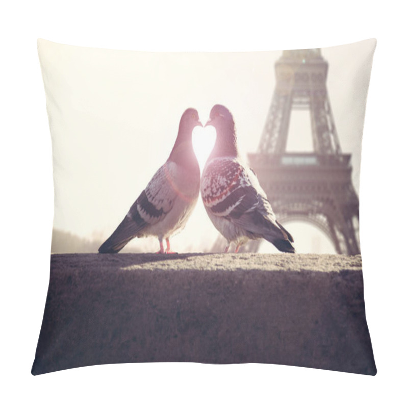 Personality  Valentine's Lovebird Silhouette On Eiffel Tower Pillow Covers