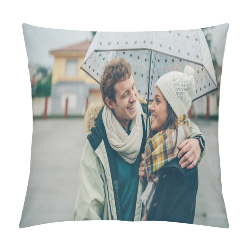 Personality  Young Couple Embracing And Laughing Outdoors Under Umbrella Pillow Covers