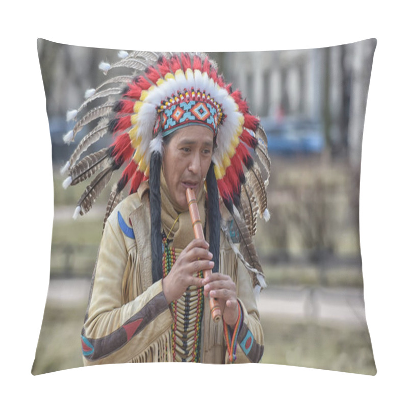 Personality  St. Petersburg, RUSSIA 05,04,2015 Street Musicians In Indian Costumes With Musical Instruments In The Park Pillow Covers