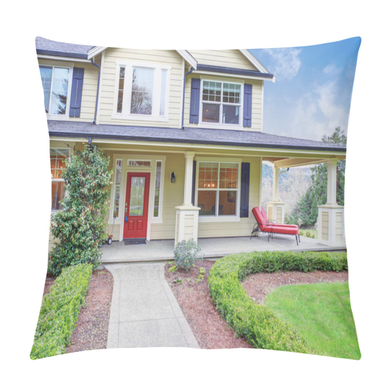 Personality  Classic American Home With Light Yellow Exterior. Pillow Covers