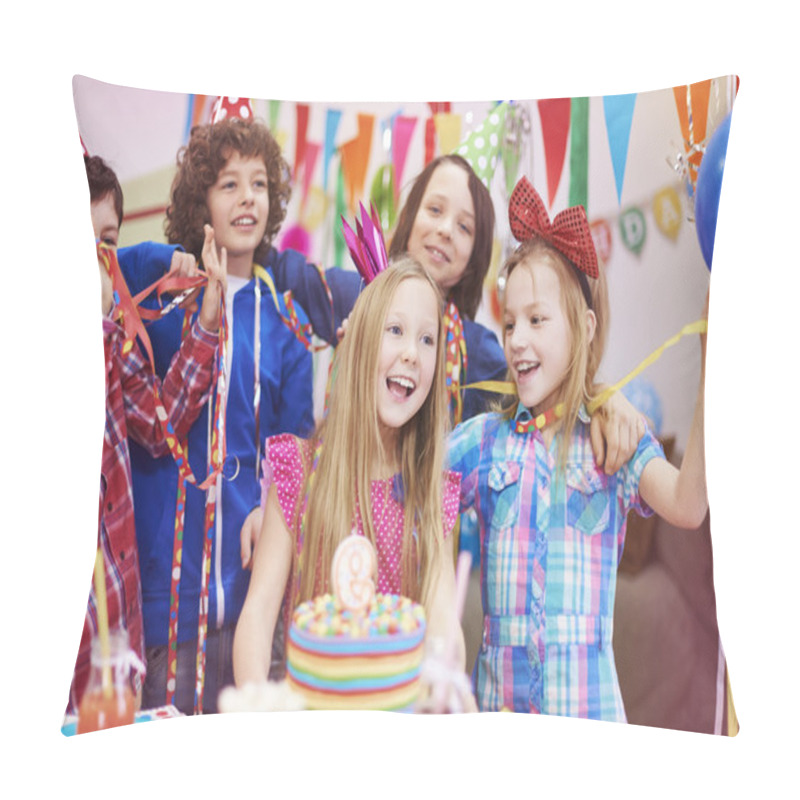 Personality  Children At The Birthday Party Pillow Covers