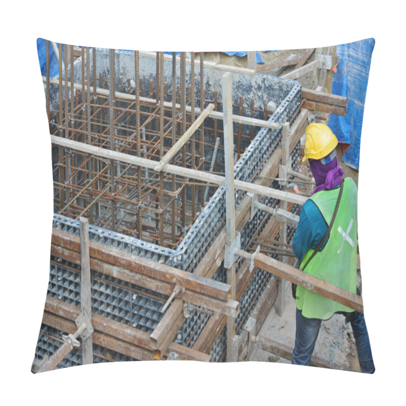 Personality  Construction Workers Installing Pile Cap Formwork Pillow Covers