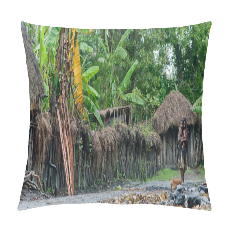 Personality  Papuan Woman With The Child Pillow Covers