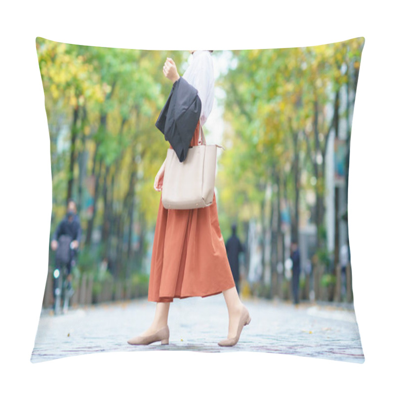 Personality  An Anonymous Female Going Out For Commuting Or Shopping Pillow Covers