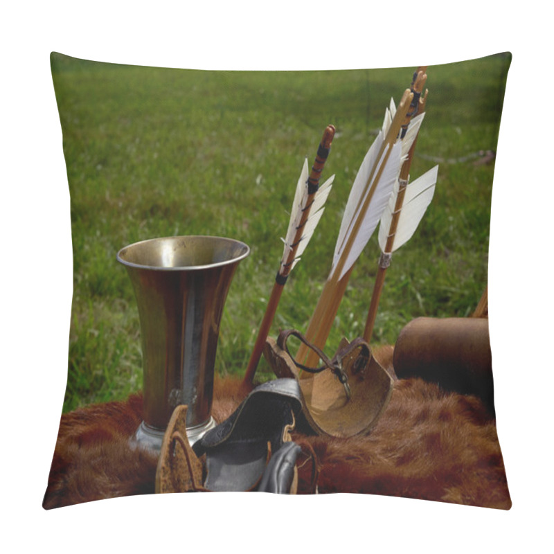 Personality  Old Medieval Bow And Arrows Pillow Covers