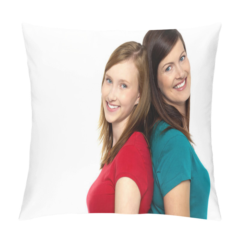 Personality  Joyous Trendy Mom And Daughter Standing Back To Back Pillow Covers