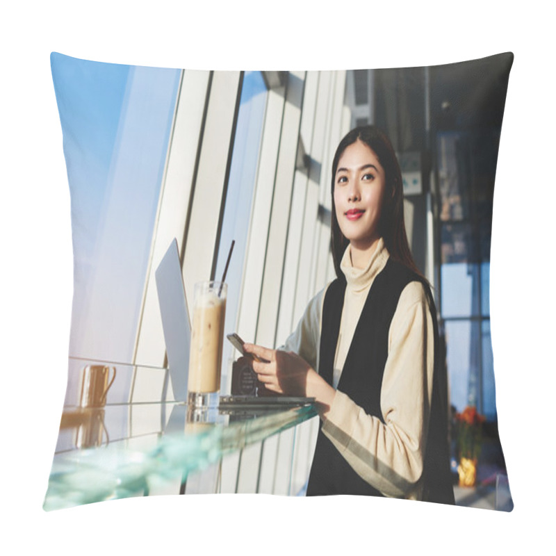 Personality  Woman Managing Director Pillow Covers