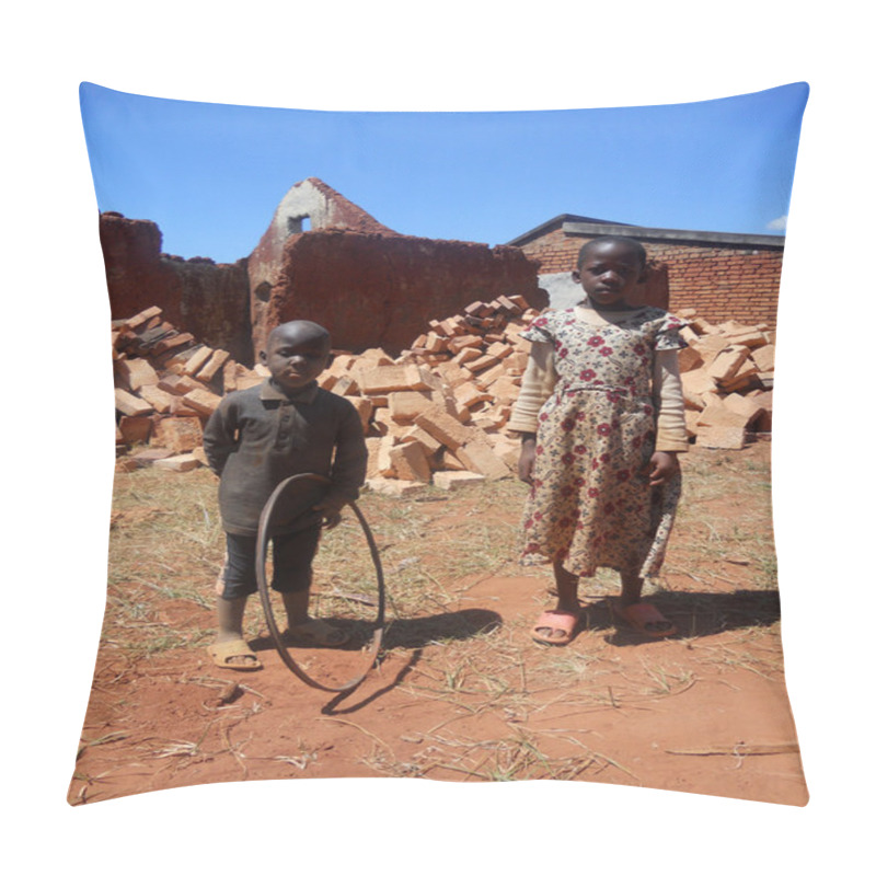 Personality  Smile For Africa 042 - Moments Of Everyday Life Of African Child Pillow Covers