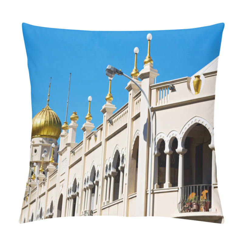 Personality   In South Africa Old  Mosque      In City   Center   Pillow Covers