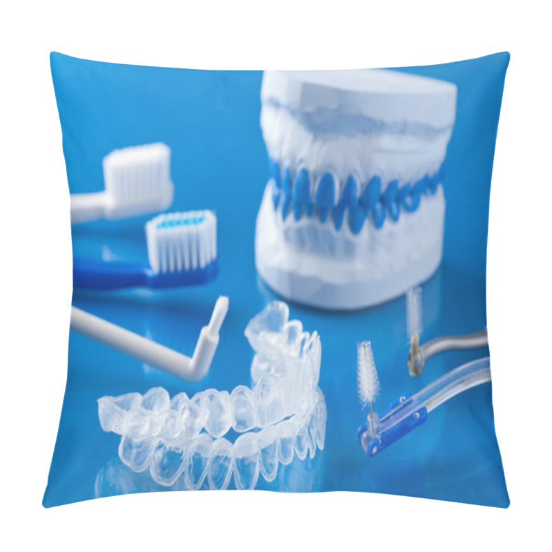 Personality  Individual Tooth Tray For Whitening And Toothbrushes Pillow Covers