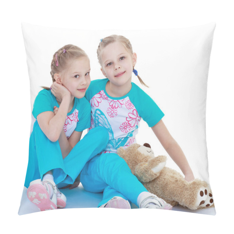 Personality  Twin Sisters Pillow Covers