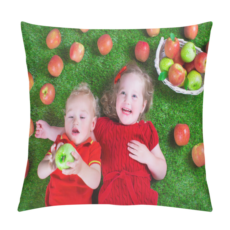 Personality  Little Childrenl Eating Apples Pillow Covers