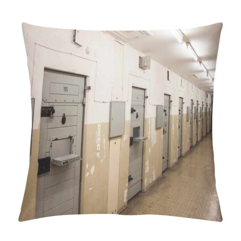 Personality  Berlin-Hohenschonhausen Memorial Pillow Covers