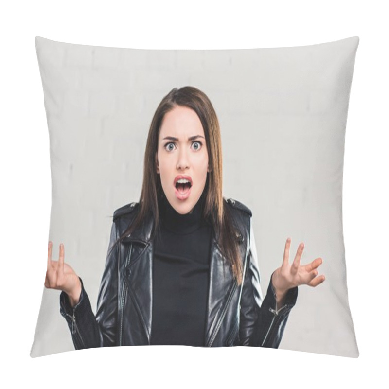 Personality  Screaming Woman Pillow Covers