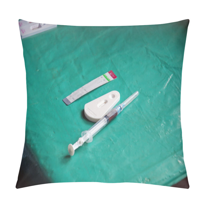 Personality  Laboratory Analysis Of The AIDS Virus In Pomerini Village In Tanzania - Africa Pillow Covers