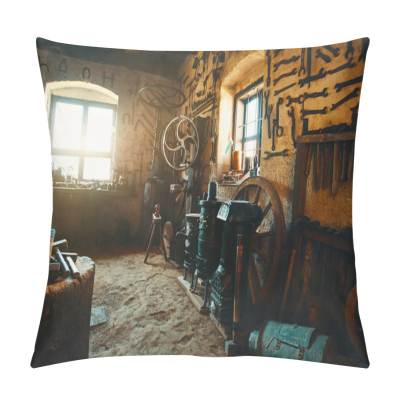 Personality  Old Smithy Workshop Interior Pillow Covers