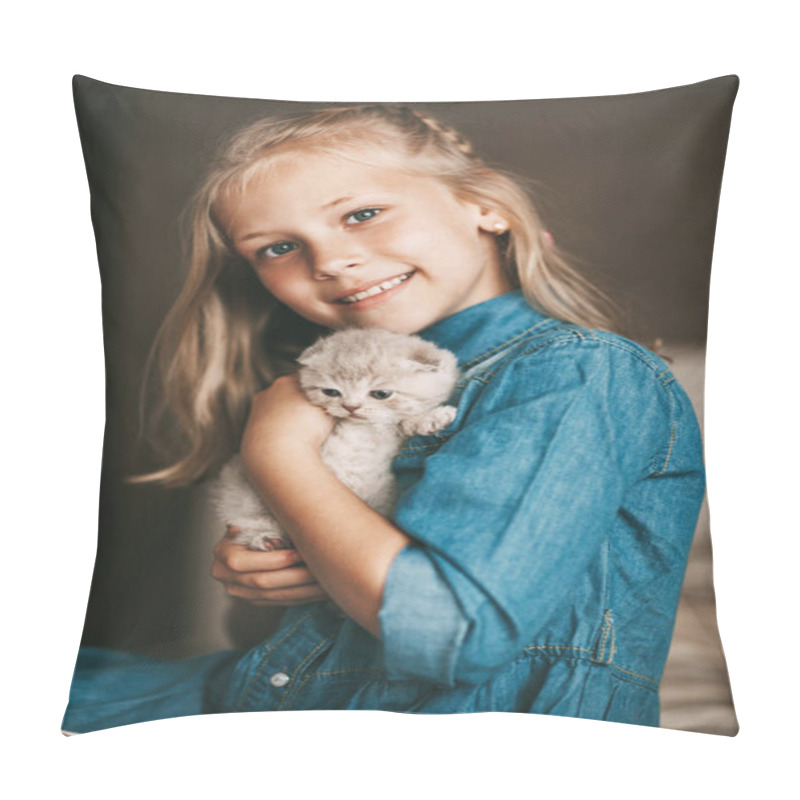 Personality  Girl Hugs And Plays A British Little Kitten Pillow Covers