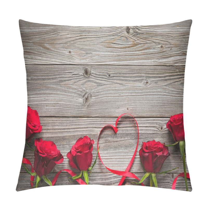 Personality  Red Roses On Wooden Board Pillow Covers