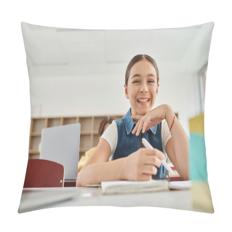 Personality  A Cheerful Young Girl Sits At A Desk, Smiling Brightly As She Engages With Her Surroundings. Pillow Covers