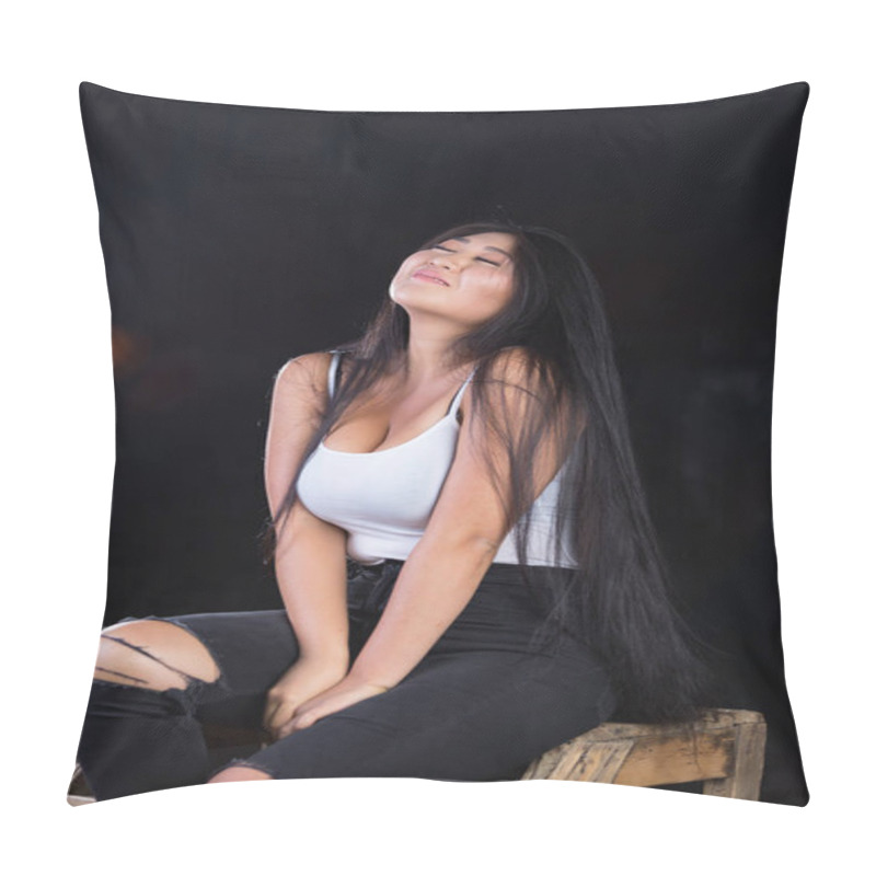 Personality  Beautiful Curvy Girl With Dark Hair And Cheerful Personality Pillow Covers