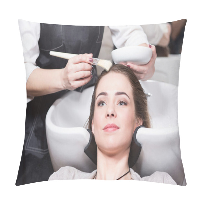 Personality  Beautiful Lady In Hairdressing Saloon Pillow Covers