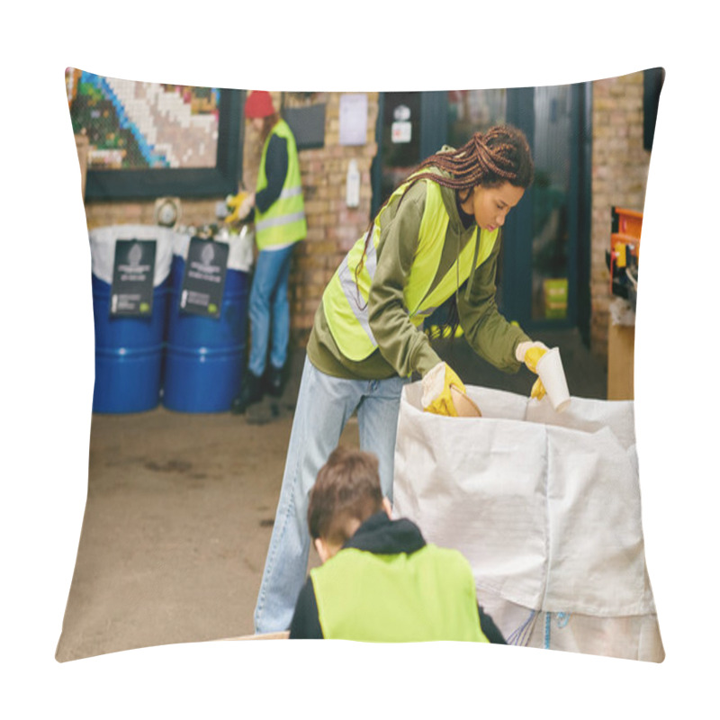 Personality  A Young Woman In A Green Jacket Leads Volunteers Sorting Trash Together In Safety Vests. Pillow Covers