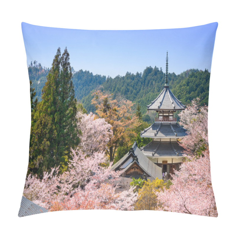 Personality  Yoshinoyama, Japan Spring Scene Pillow Covers