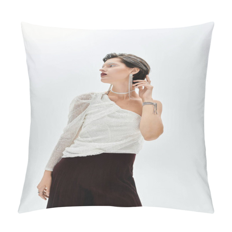 Personality  A Chic Woman Showcases Her Winter Style With Cozy Elegance, Exuding Sophistication And Warmth. Pillow Covers