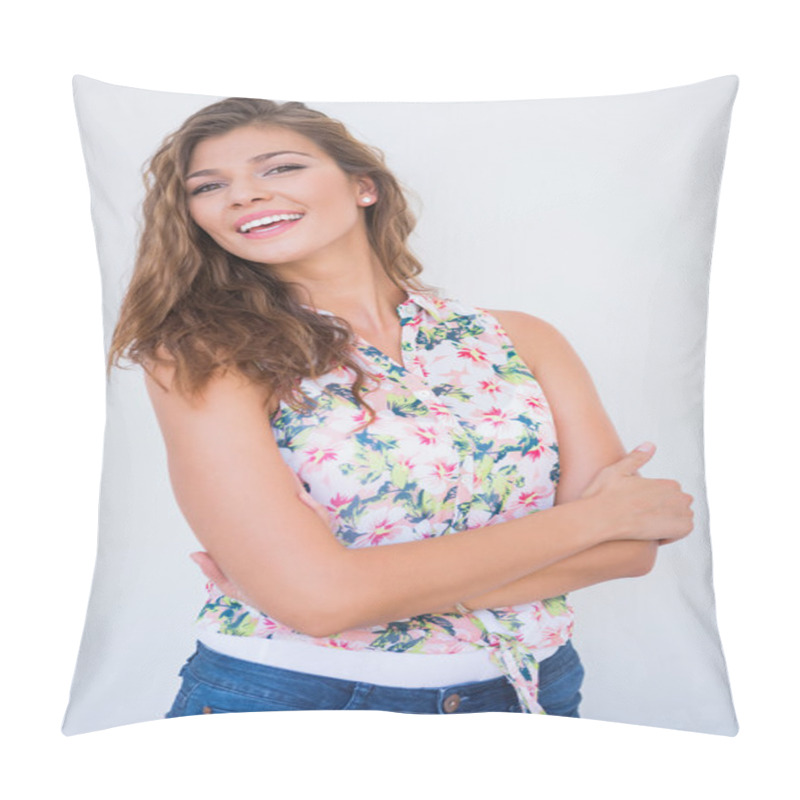 Personality  Smiling Young Woman Pillow Covers