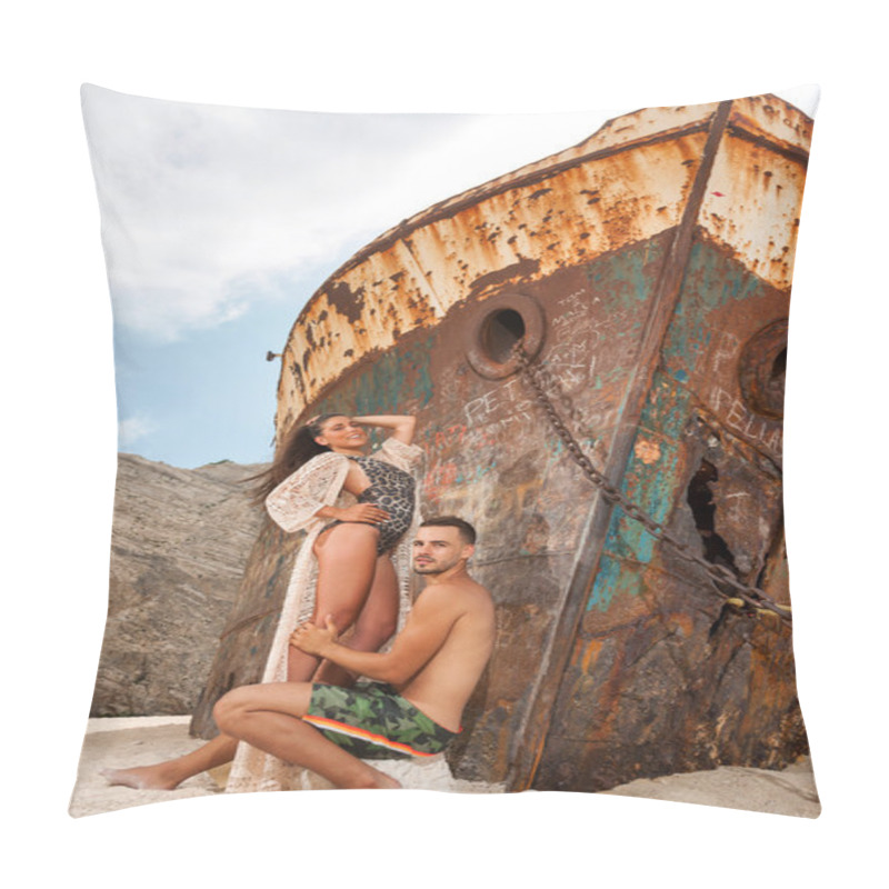 Personality  Young Couple In A Beach With Shipwreck Pillow Covers