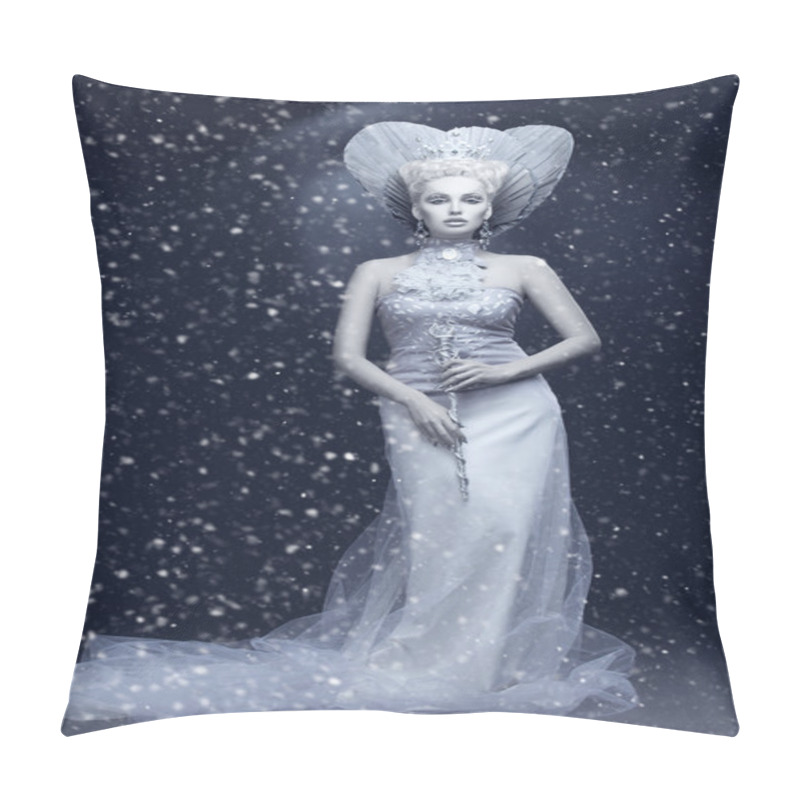 Personality  Portrait Of Winter Queen Pillow Covers