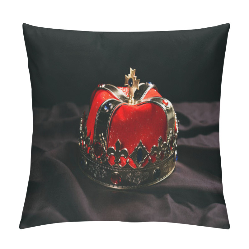 Personality  Ancient Red Golden Crown With Gemstones On Black Cloth Pillow Covers