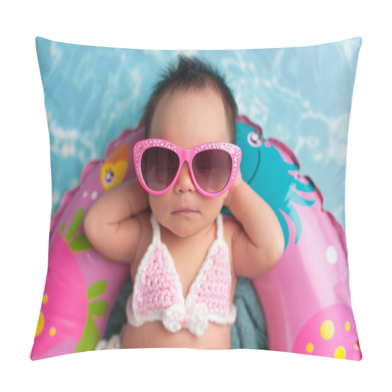 Personality  Newborn Baby Girl Wearing Sunglasses And A Bikini Top Pillow Covers