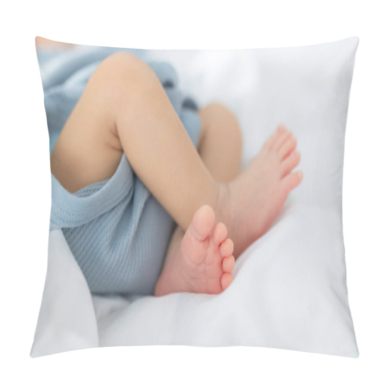 Personality  Close Up Of The Baby Legs Pillow Covers