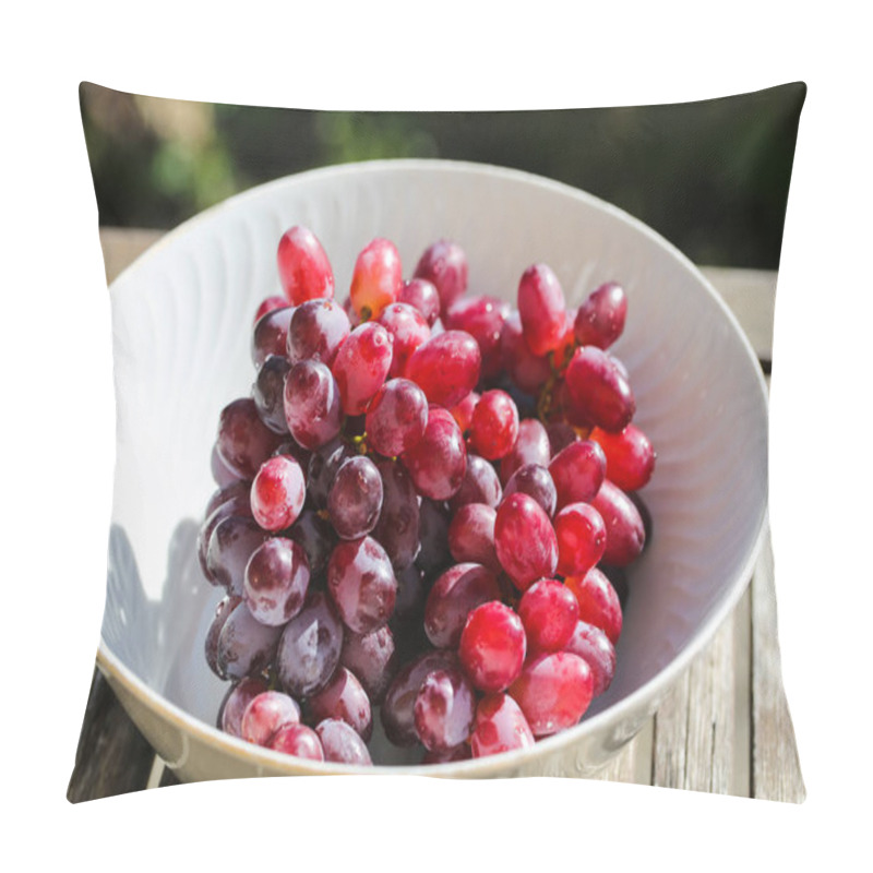 Personality  Grapes In A Bowl, Green Background Pillow Covers