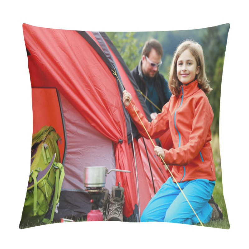 Personality  Camp In The Tent - Family Setting A Tent On The Camping Pillow Covers