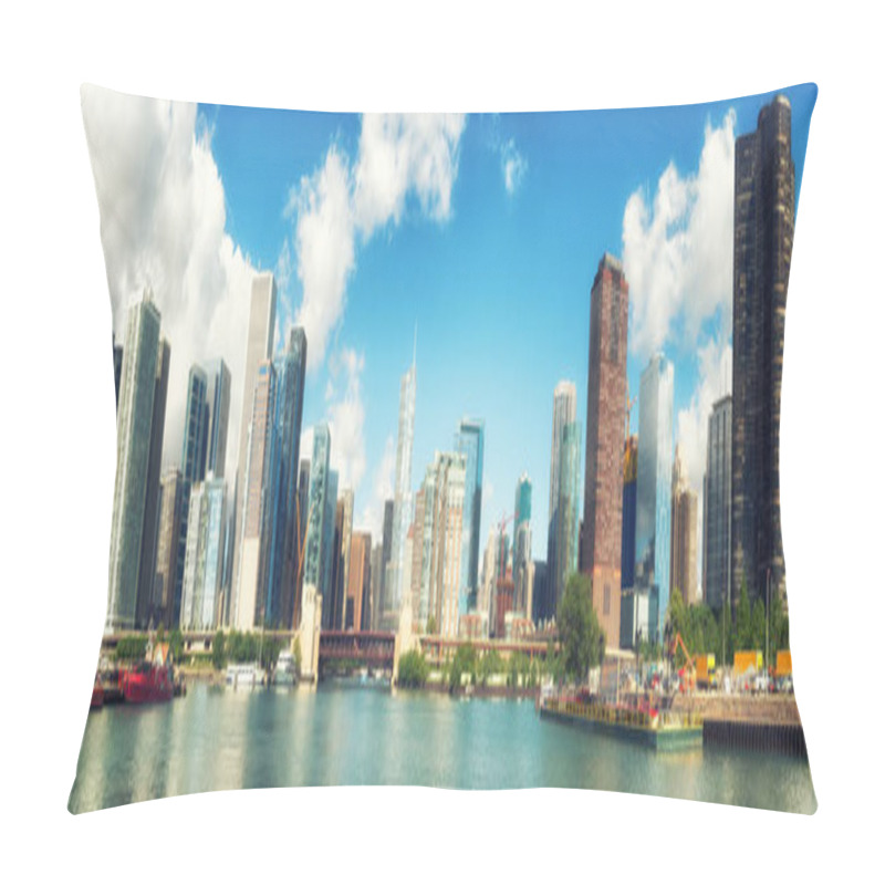 Personality  Chicago On A Perfect Day Pillow Covers