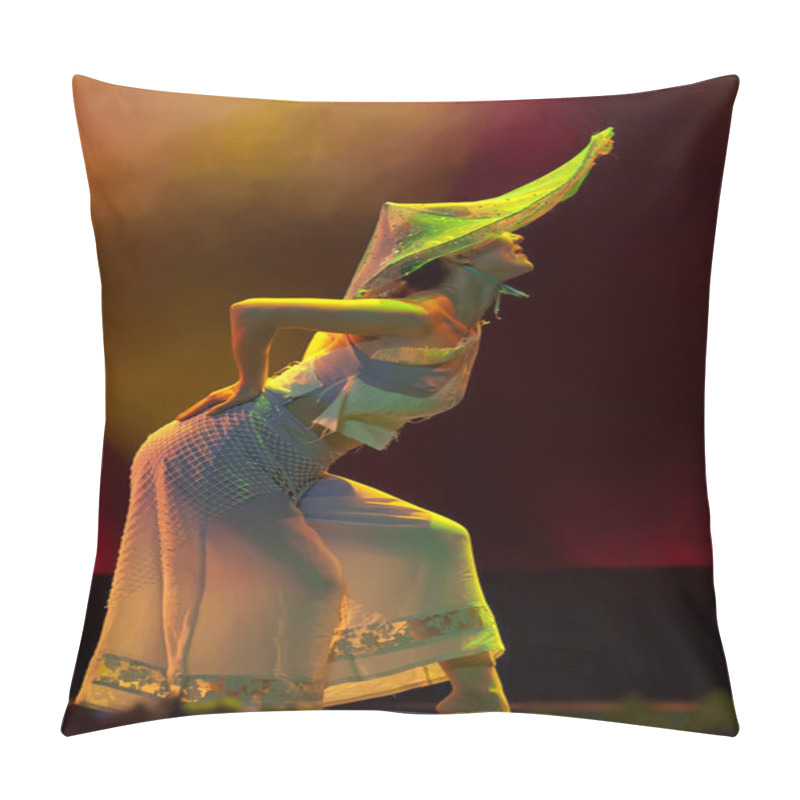 Personality  Pertty Chinese Ethnic Dancer Pillow Covers