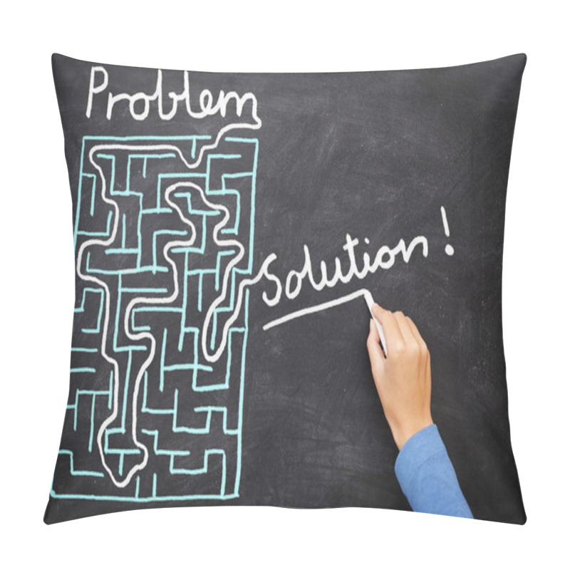 Personality  Problem And Solution - Solving Maze Pillow Covers