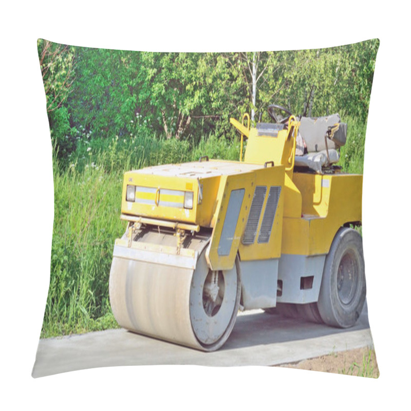 Personality  Repair Of Roads In The City Park Pillow Covers