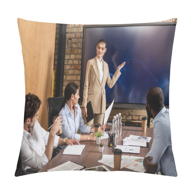 Personality  Businesswoman Pointing At Lcd Monitor Near Multiethnic Colleagues During Meeting Pillow Covers