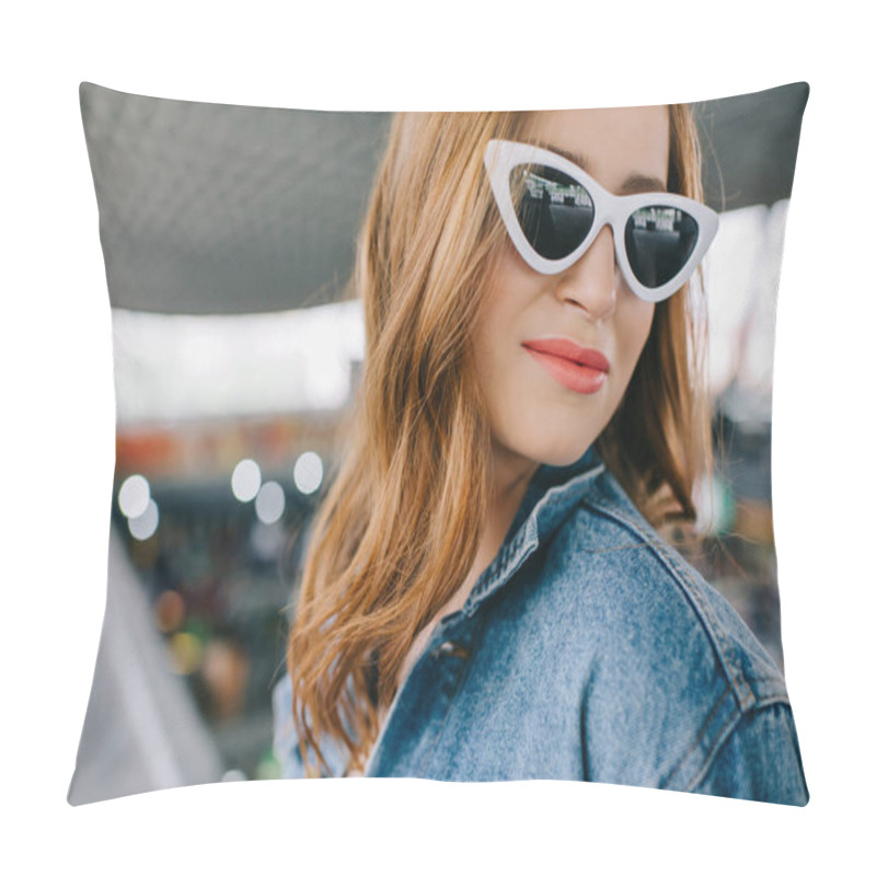 Personality  Portrait Of Smiling Fashionable Woman In Denim Clothing And Retro Sunglasses Pillow Covers