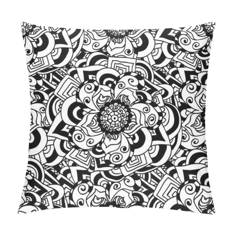 Personality  Seamless Doodle. Monochrome Floral Pattern. Pillow Covers