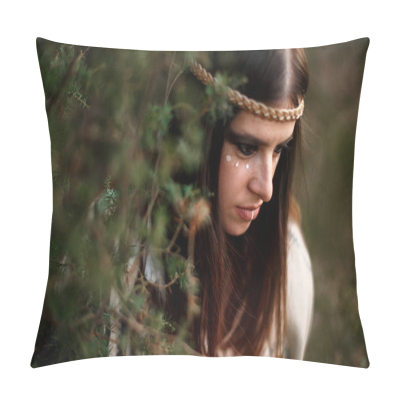 Personality  Native Indian American Woman Pillow Covers