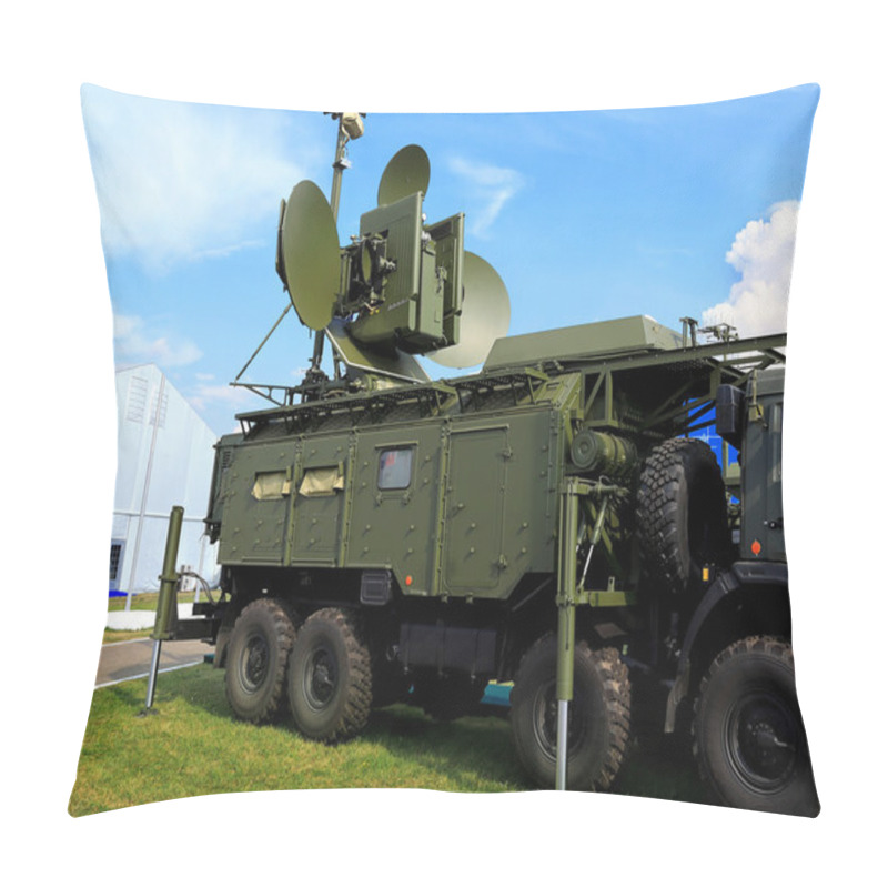 Personality  Mobile Radar Complex With Antenna Pillow Covers