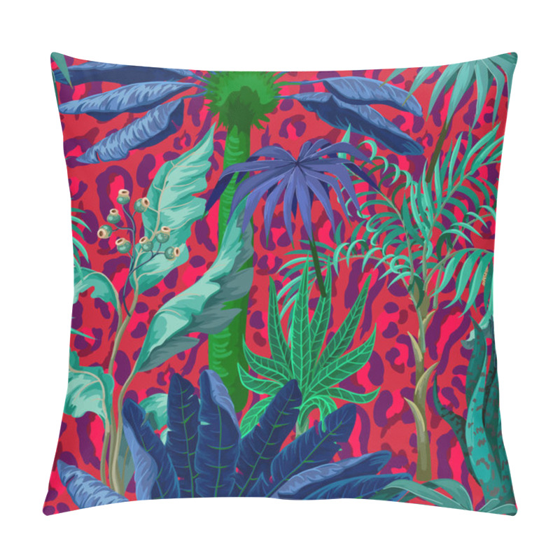 Personality  Seamless Leopard Skin Pattern With Tropical Leaves. Vector. Pillow Covers