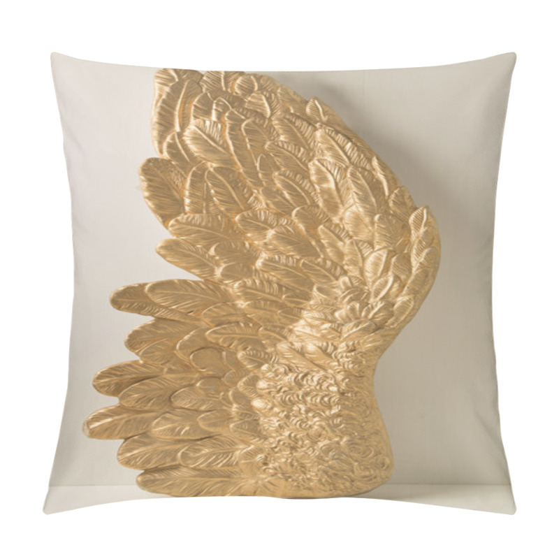 Personality  Huge Wing With Golden Feathers Pillow Covers