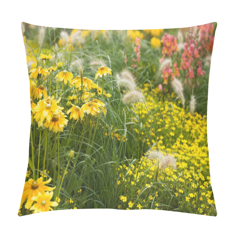 Personality  Scenic View Of Beautiful Flowers Pillow Covers