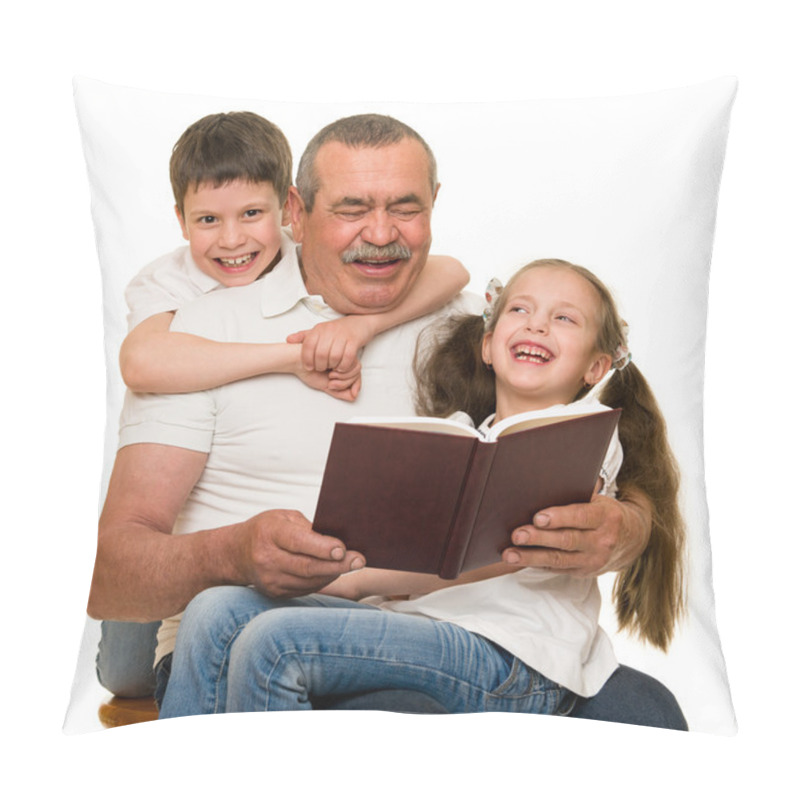 Personality  Grandfather And Grandchildren Portrait Pillow Covers