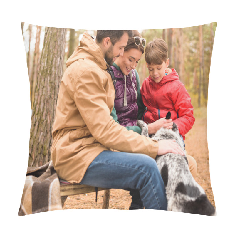 Personality  Happy Family Stroking Dog Pillow Covers